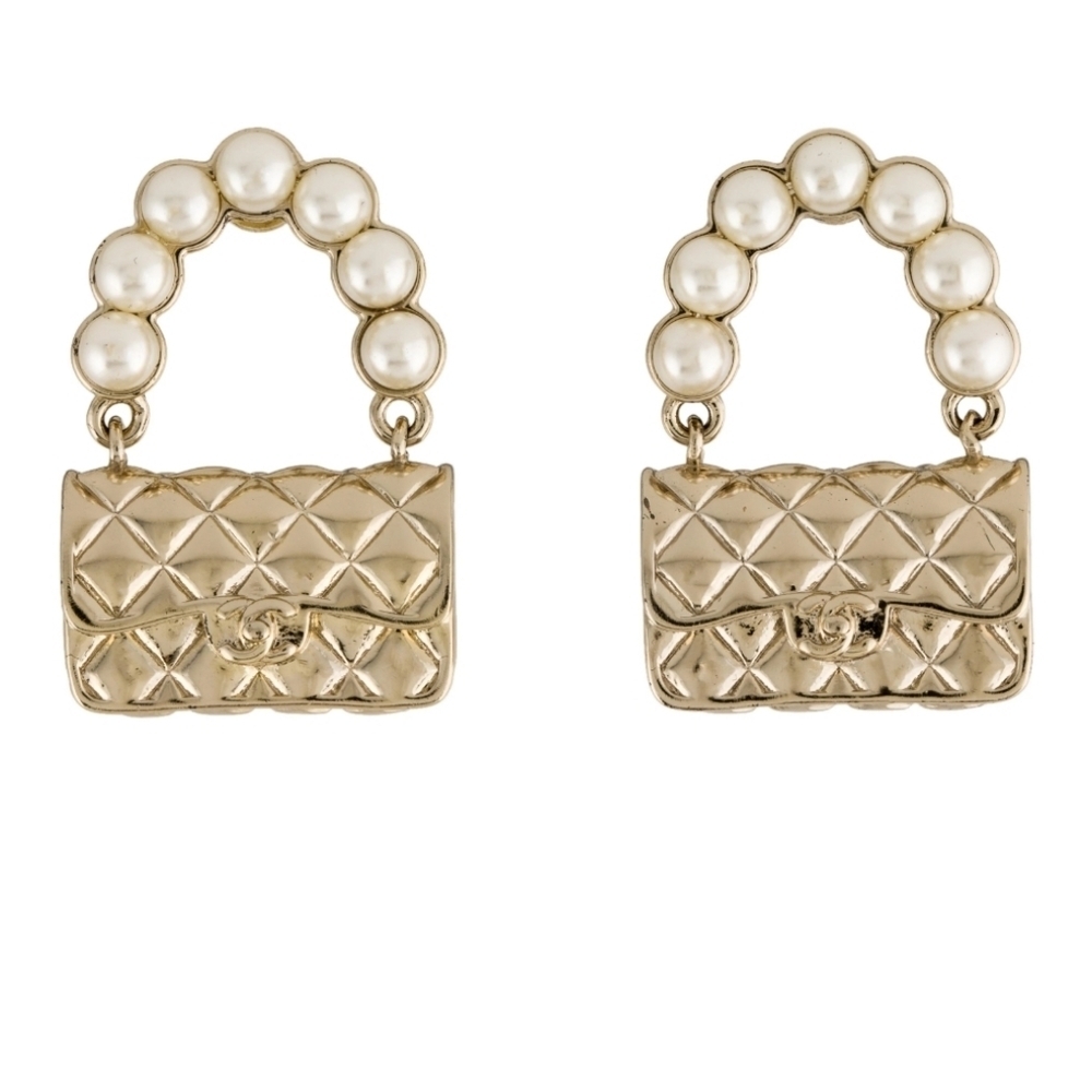 Quilted Bag Motif Faux Pearl Dangling Earrings Gold HDW